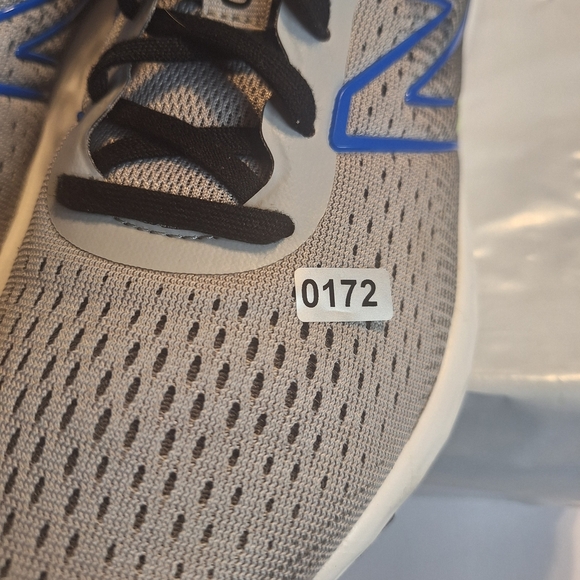 New Balance 520 V8 Unisex   Lightweight Sneakers Shoes. Size M 8/ W 9.5 main image 10